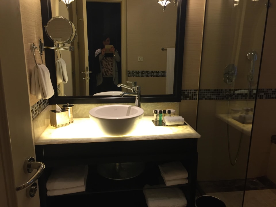 Bad Oaks Ibn Battuta Gate Dubai