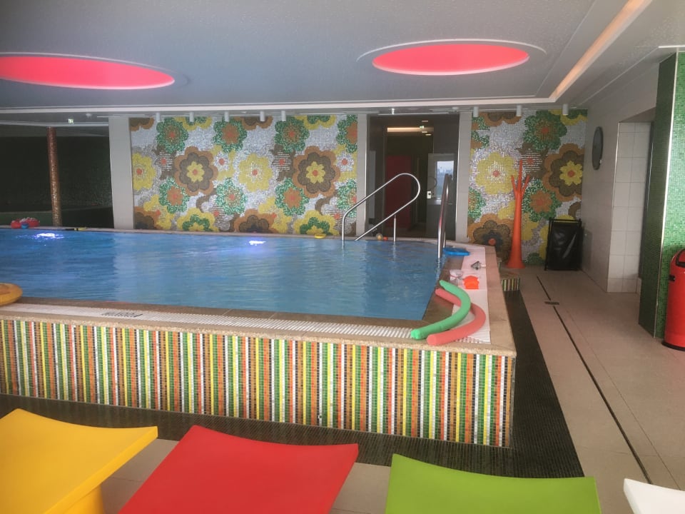 Pool AIGO welcome family