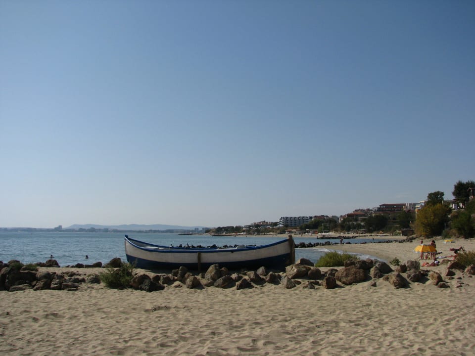Spaziergang am Strand Hotel Sineva Beach