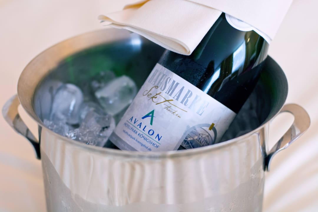 Hauseigener Sekt zu besonderen Anlässen Avalon Hotelpark Königshof