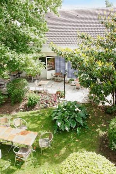 Terrace  Hotel Kyriad Paris Ouest Villeneuve La Garenne