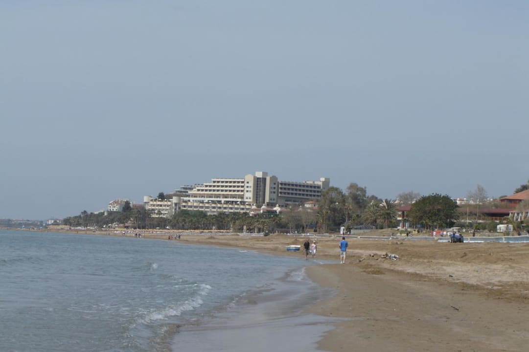 Blick von Strand aus Melas Resort Hotel