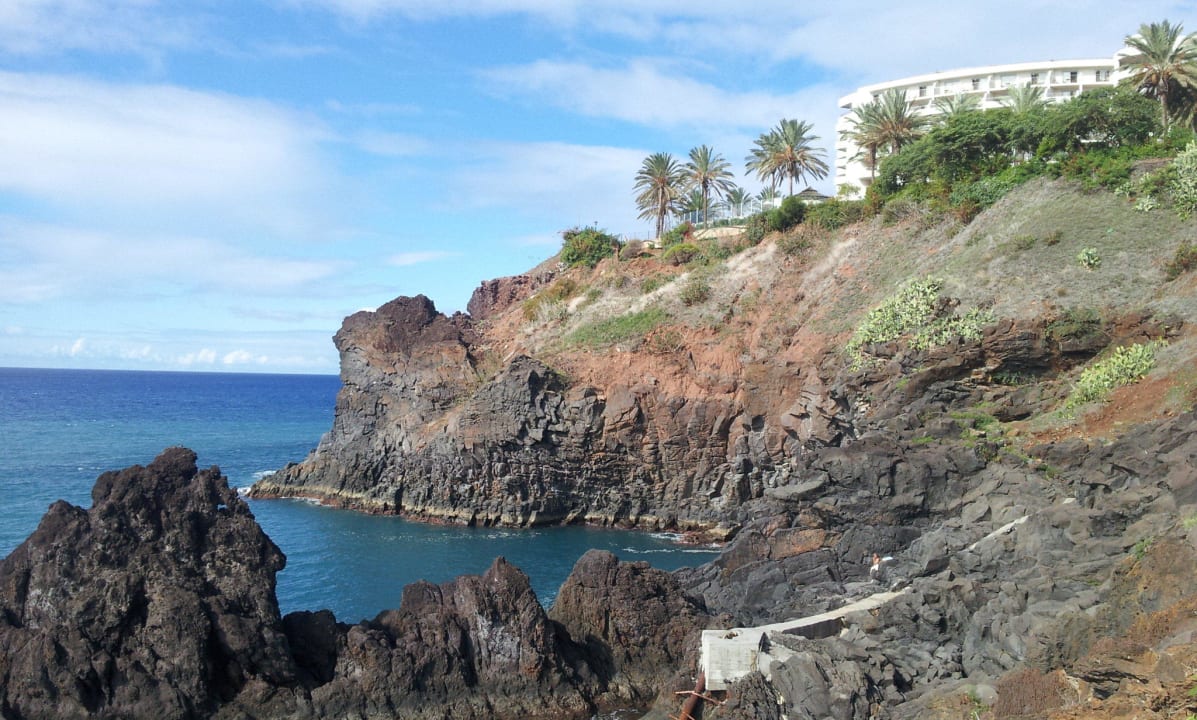 Steilküste und Hotel  Pestana Grand Ocean Resort