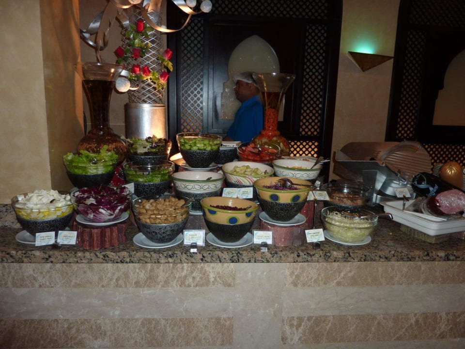 Büffet Miramar Al Aqah Beach Resort