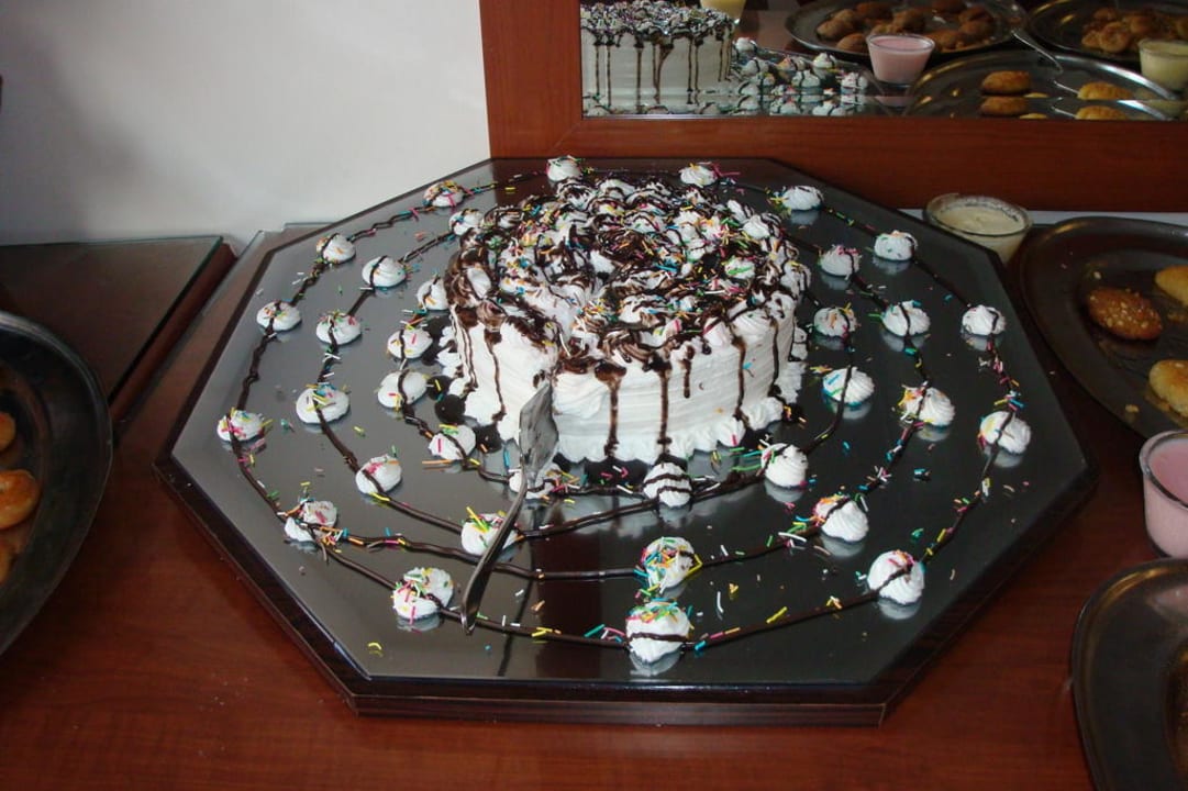 Kuchenbuffet, hier Nutellakuchen Acar Hotel