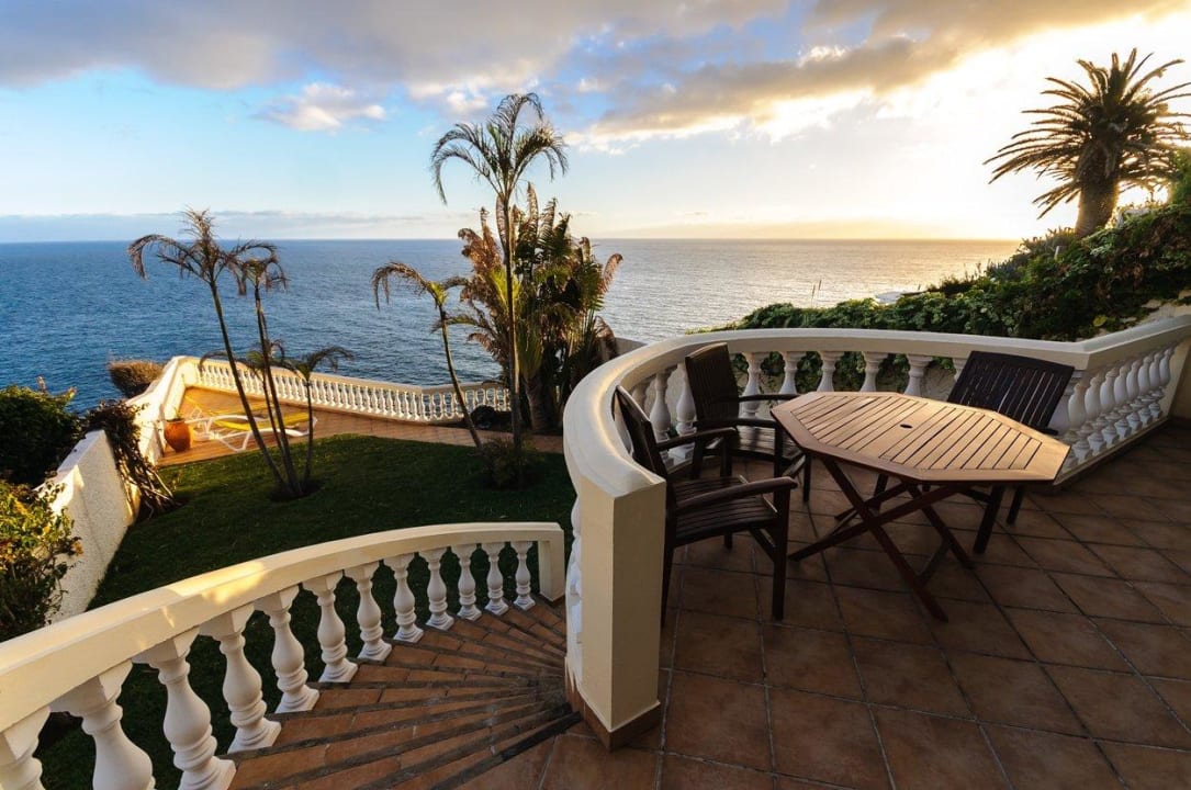 Terrasse und Garten des Bungalows Casa Oliveira Sentido Galosol