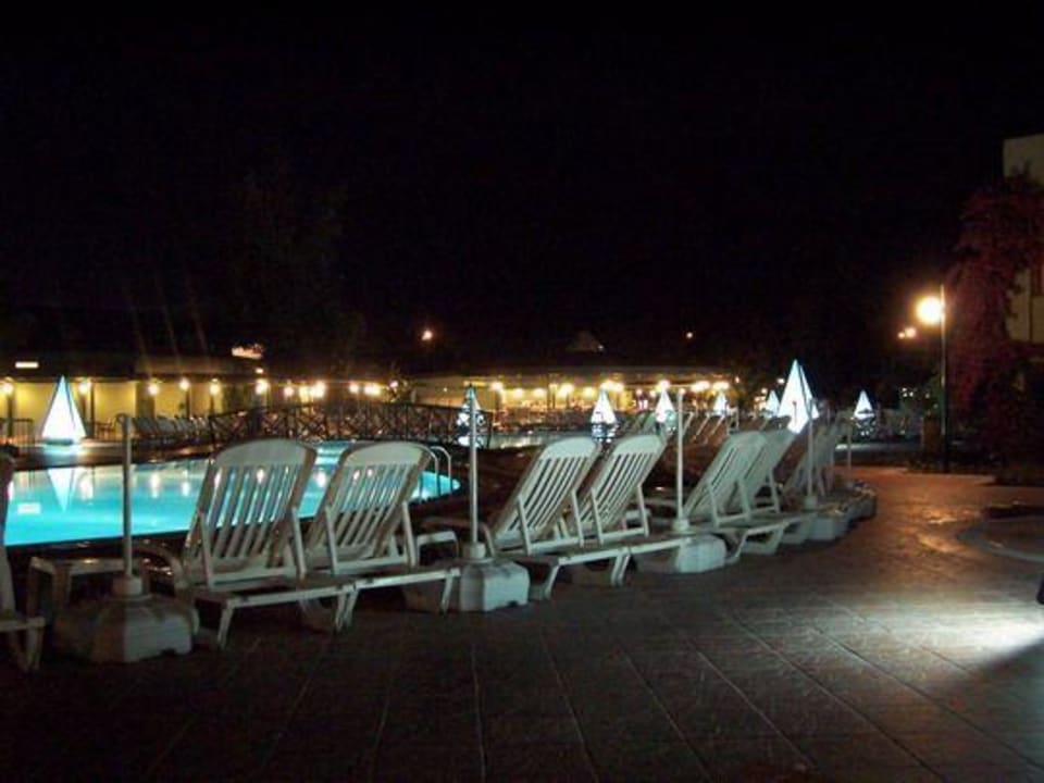 Entertainment pool VONRESORT Golden Beach