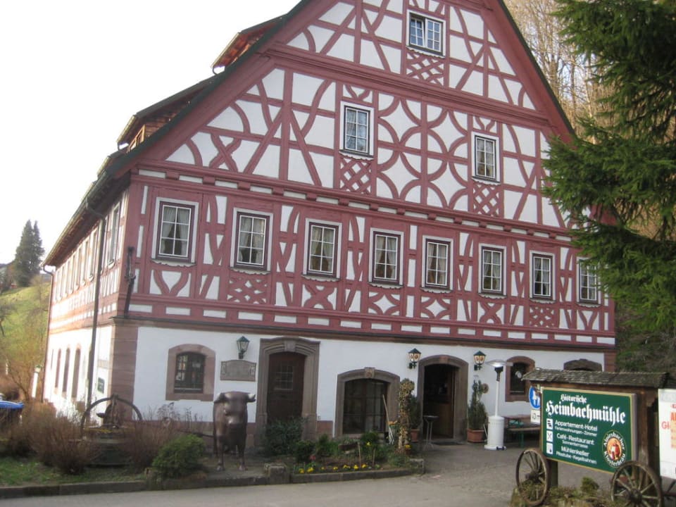 Außenansicht Hotel Historische Heimbachmühle