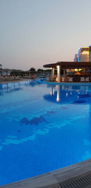 Pool Elysium Resort & Spa Hotel