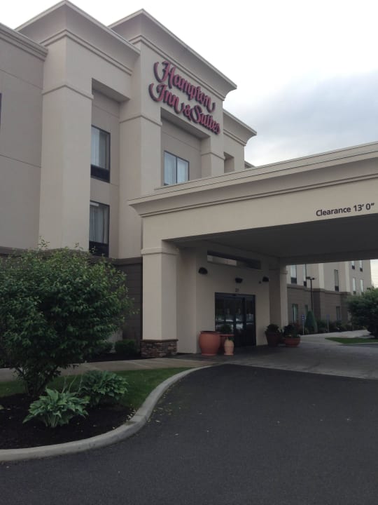 Haupteingang Hampton Inn & Suites New Hartford/Utica