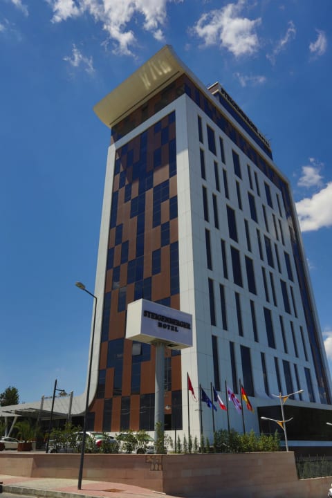 Außenansicht Grand Harilton Hotel
