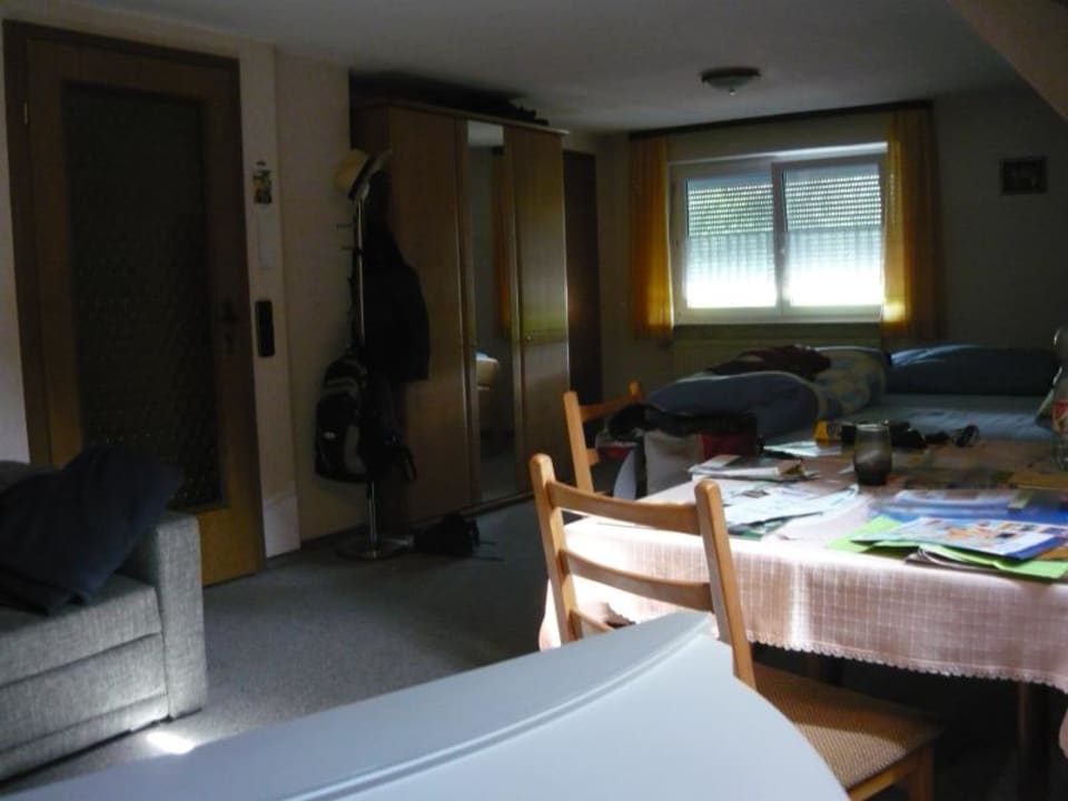 Blick quer durchs Zimmer Gästezimmer Haus Disch