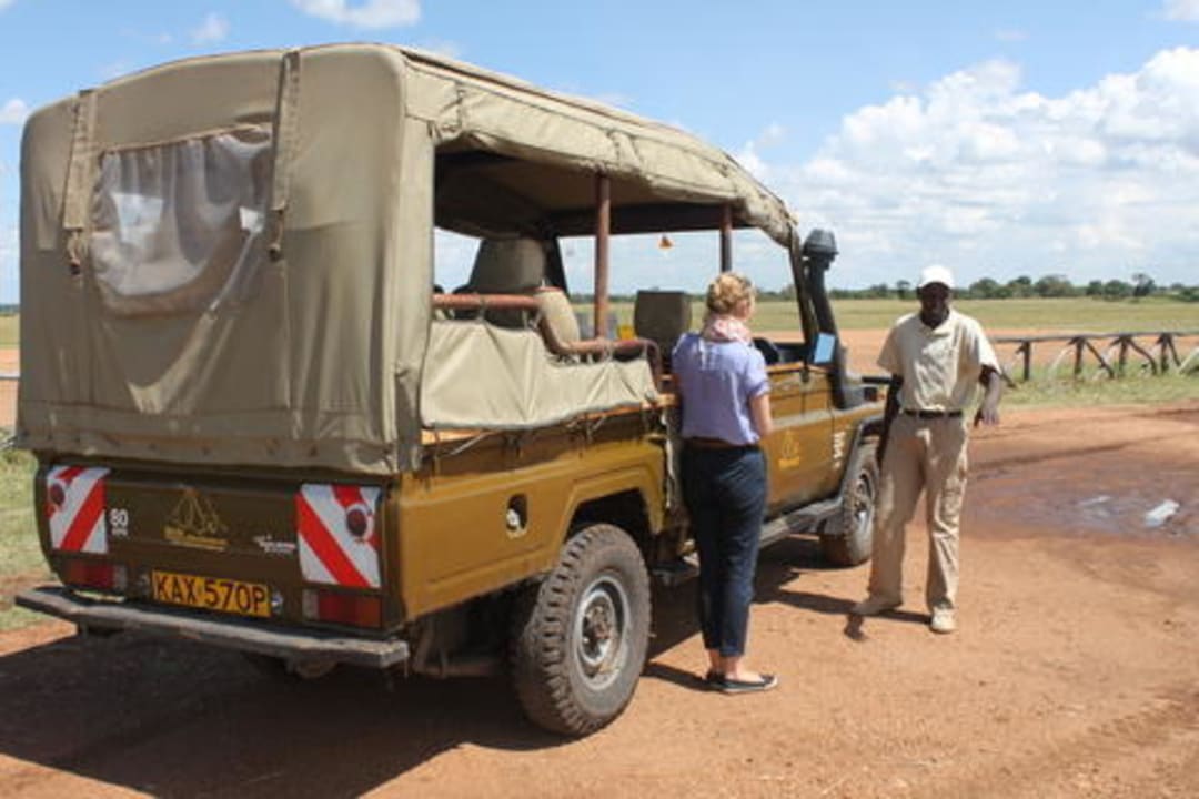 Safari Jeep Mara Siria Tented Bush Camp & Cottages