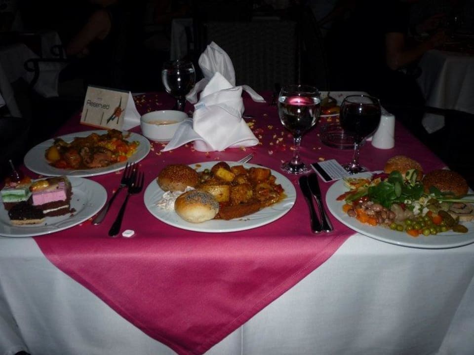 Strava - večeře Papillon Ayscha