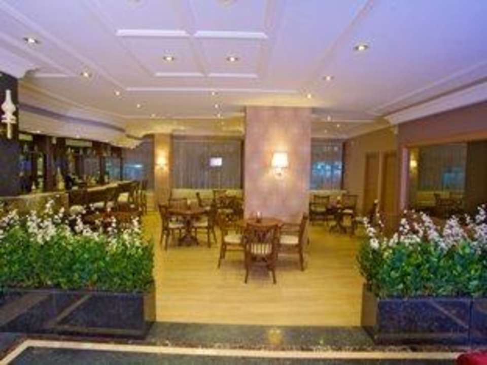 Lobby Bar Hotel Grand Emin