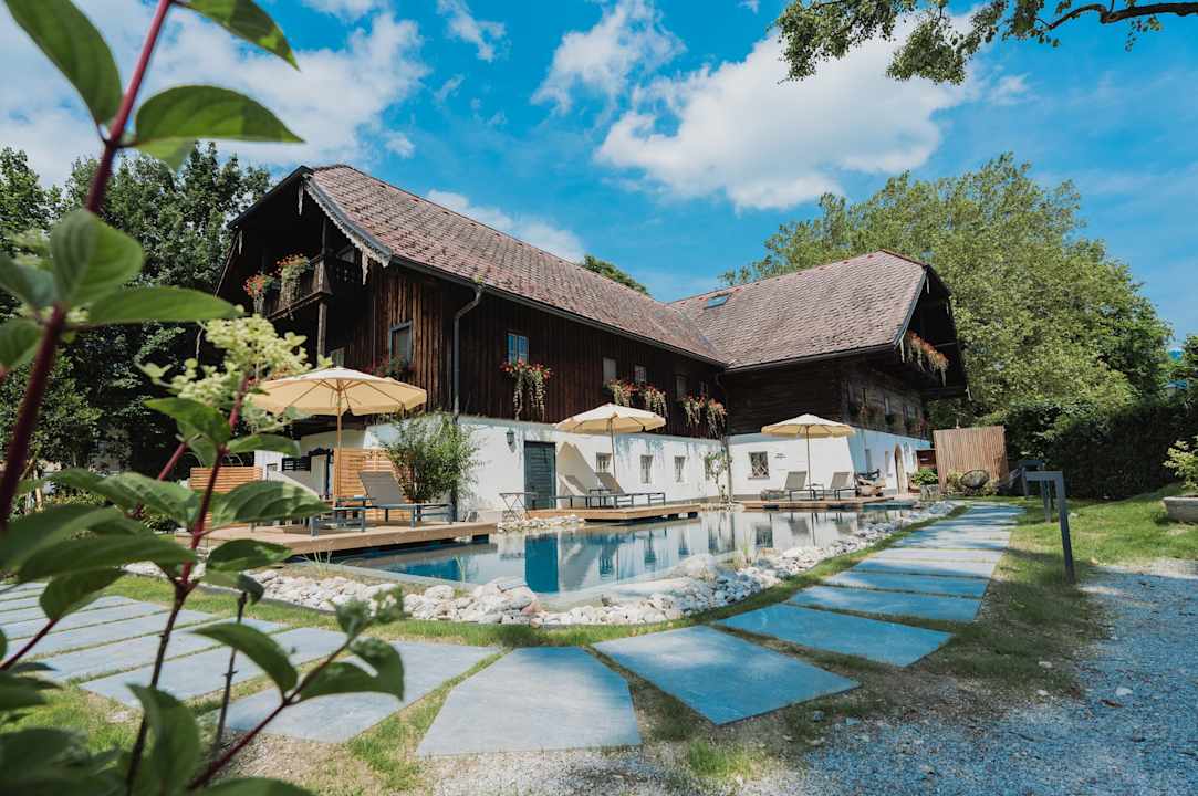 Pool Der Schlosswirt zu Anif - Biedermeierhotel & Restaurant