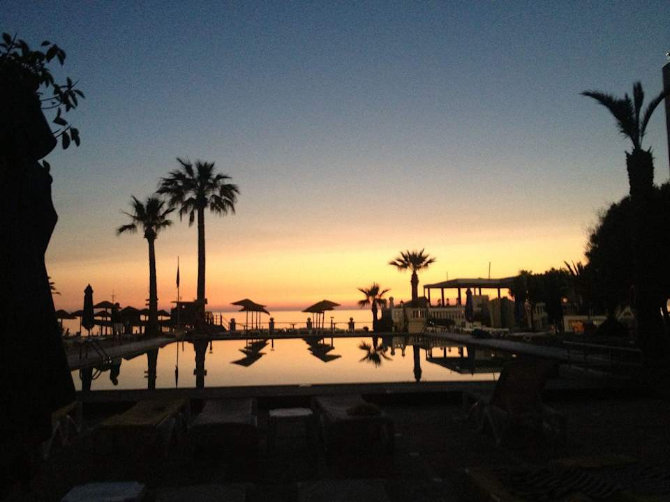 Sonnenaufgang am Pool  Alassio Hotel and Thalasso