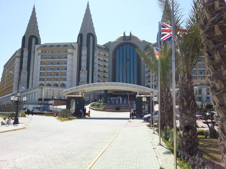 Einfahrt Hotel Delphin Imperial