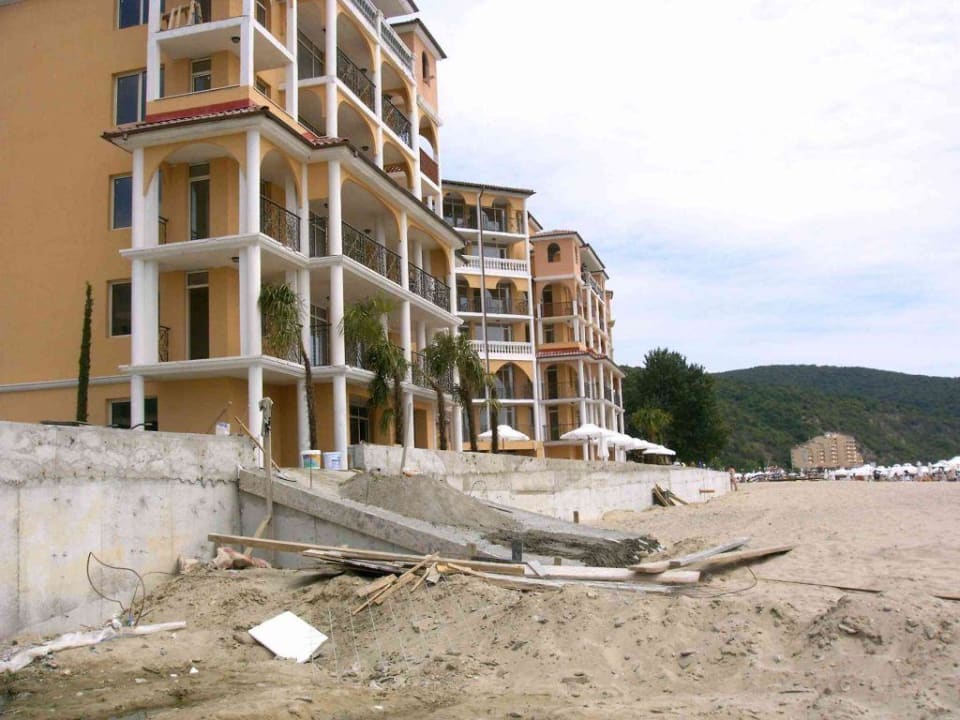 Treffe zum Strand Hotel Atrium Beach