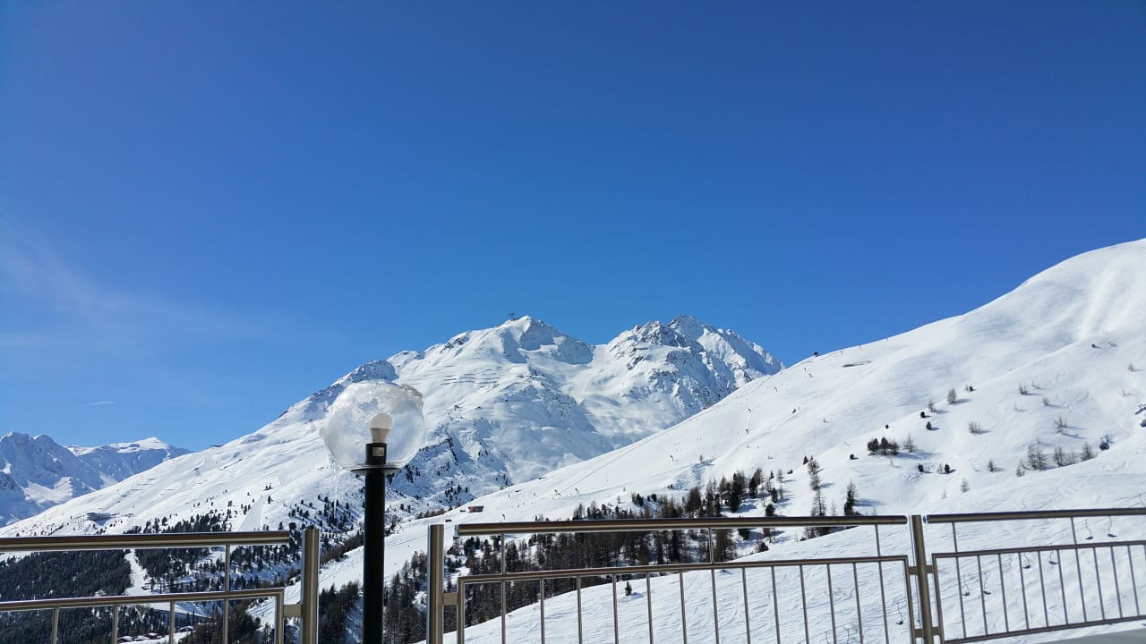 Von der Sonnenterrasse ins Skigebiet Hotel Schöne Aussicht - adults only