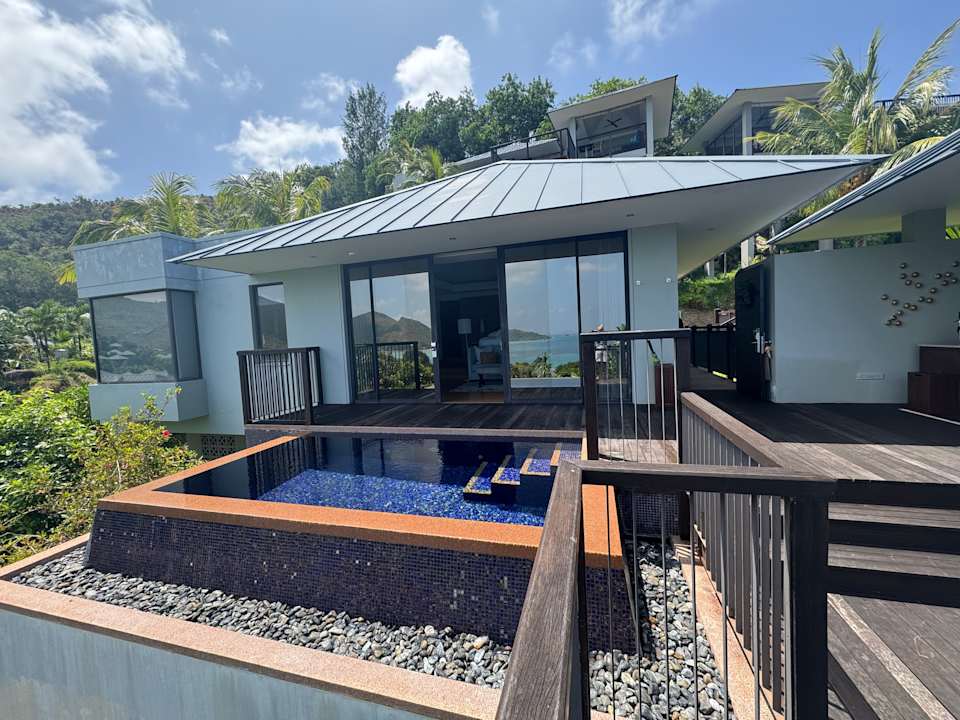 Pool Raffles Seychelles