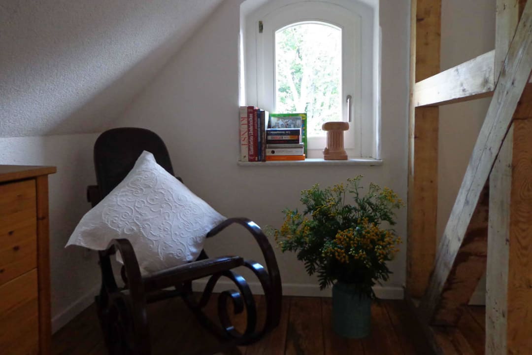 Leseecke Übernachten im Denkmal - Bahnhof Droyßig Apartment