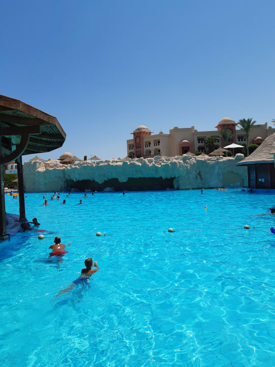 Pool Serenity Alpha Beach