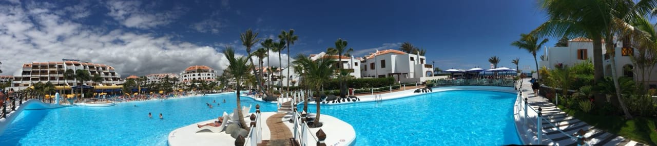 Pool Parque Santiago III Official