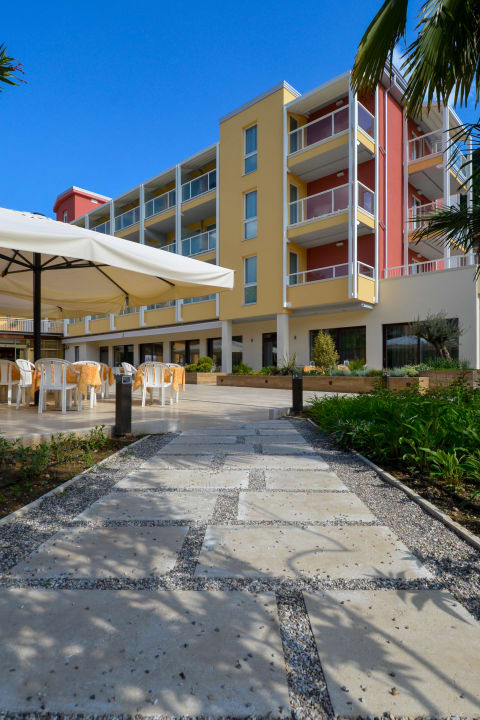 Außenansicht Hotel Bisesti