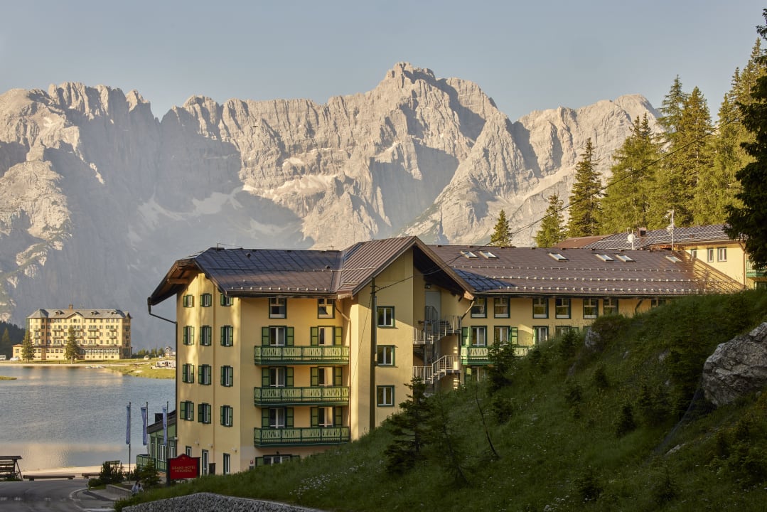 Außenansicht Grand Hotel Misurina