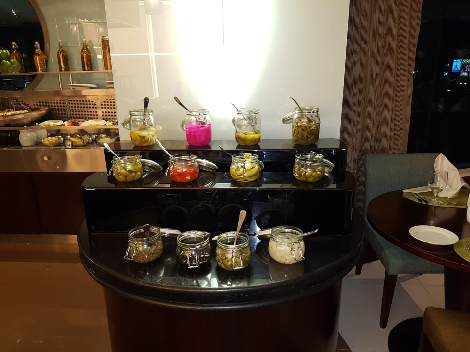 Gastro Rose Rayhaan by Rotana