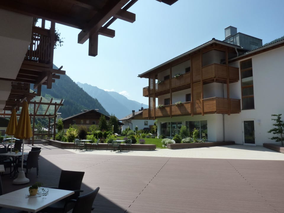 Innenhof Hotel Alpenblick