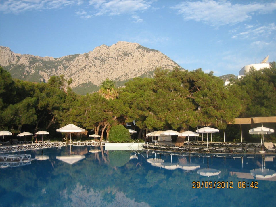 Pool mit Taurusgebirge im Hintergrund Perre La Mer Hotel Resort & Spa
