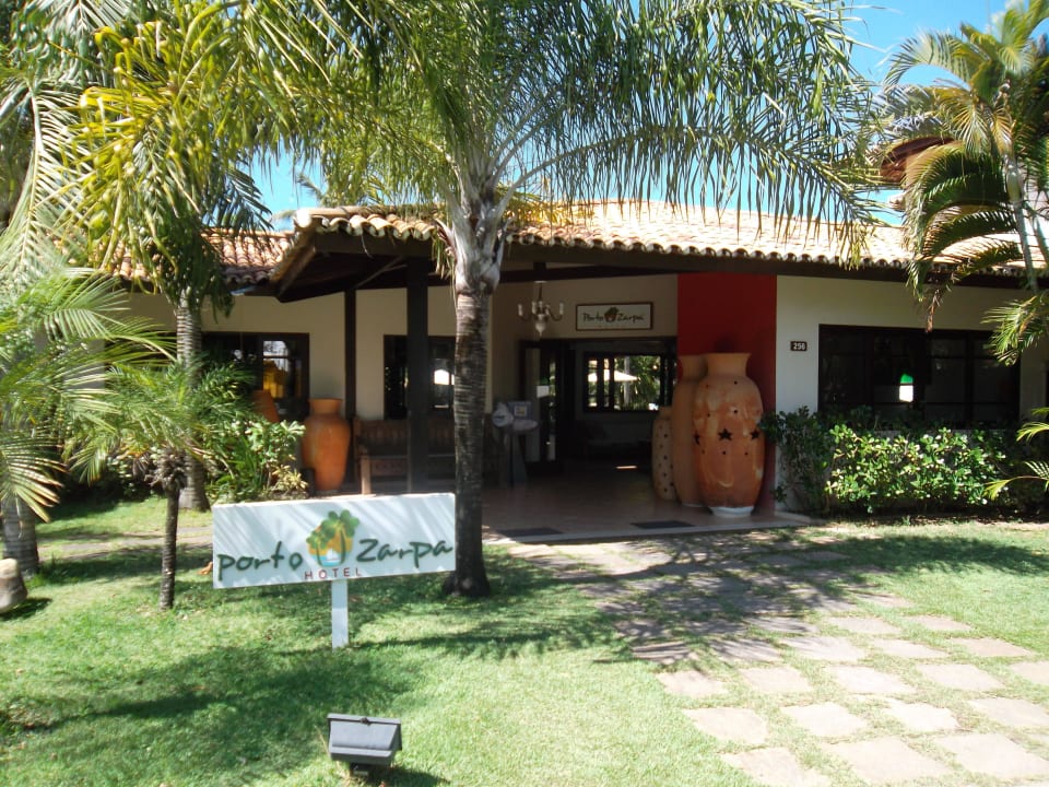Hoteleingang Hotel Porto Zarpa