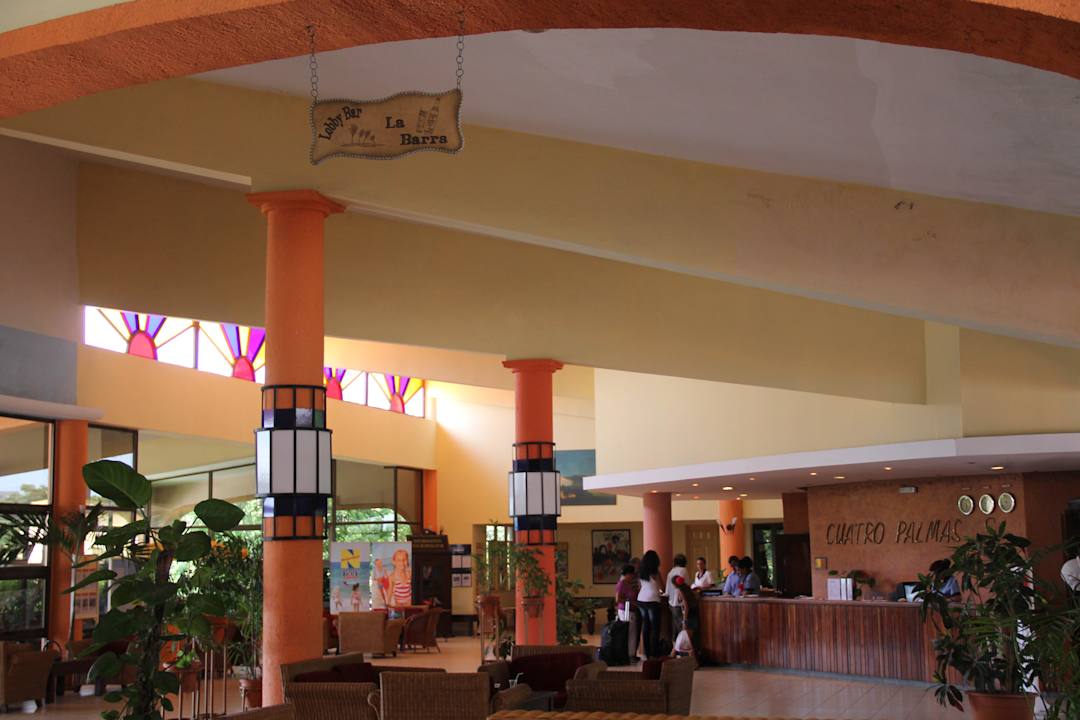 Hotel-Lobby Starfish Cuatro Palmas