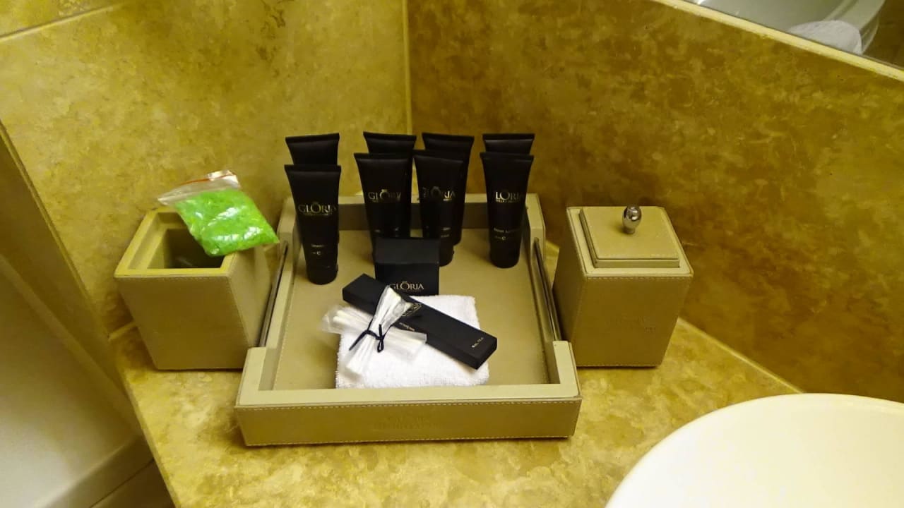 Amenities Bad... Gloria Serenity Resort