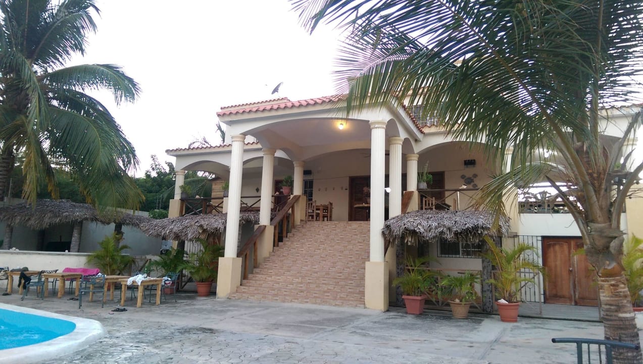 Rückseite, Terrasse, links Pool Hotel La Saladilla Beach Club