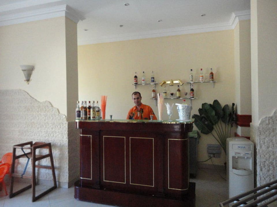 Bar King Tut Resort