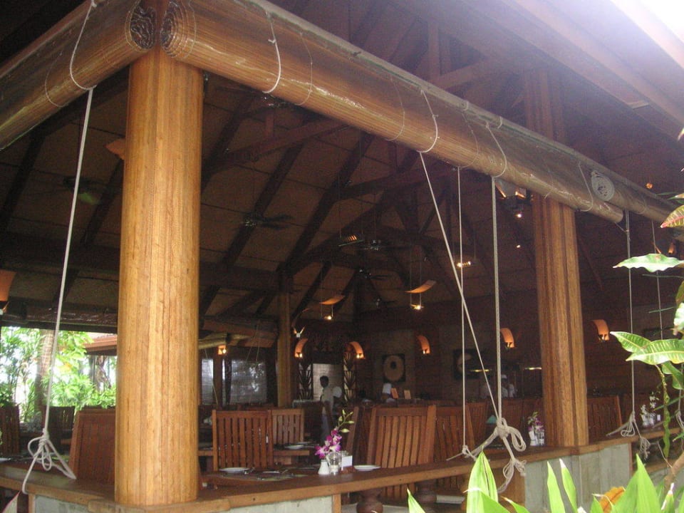 Farivalhu Restraurant Kuramathi Maldives