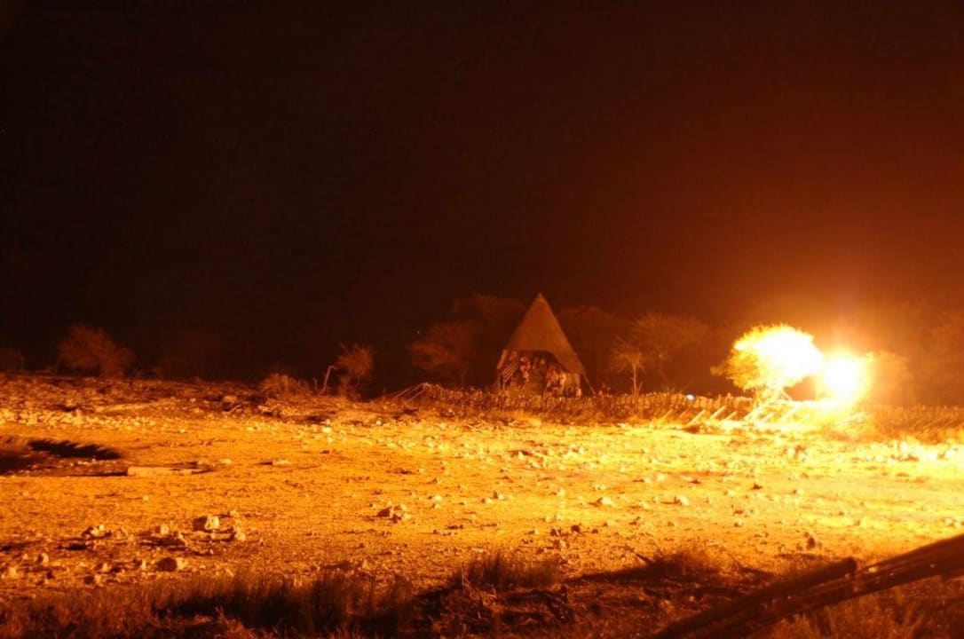 Wasserloch in der Nacht Okaukuejo Camp