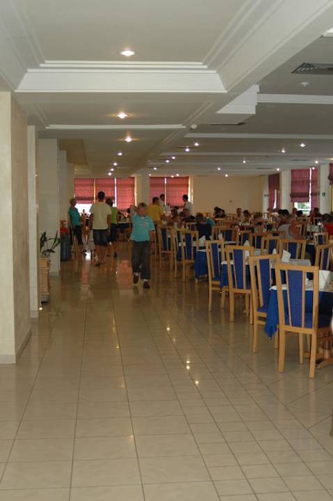 Hauptrestaurant vorderer Teil Ruspina Beach Resort
