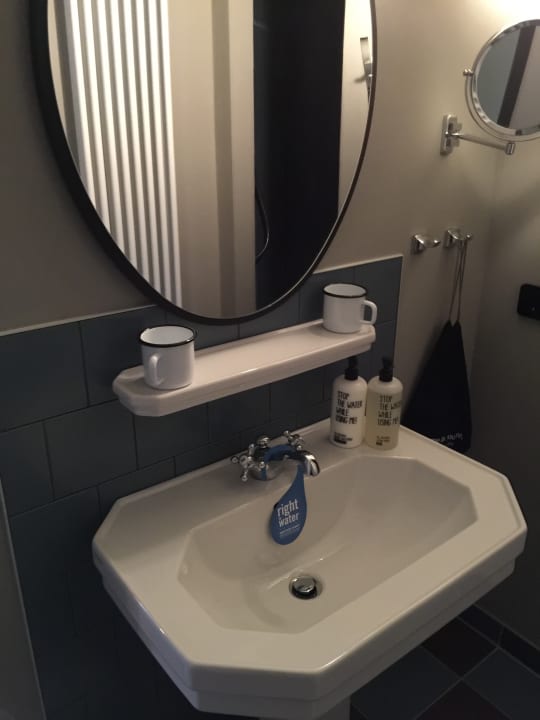 Zimmer 25hours Hotel Altes Hafenamt