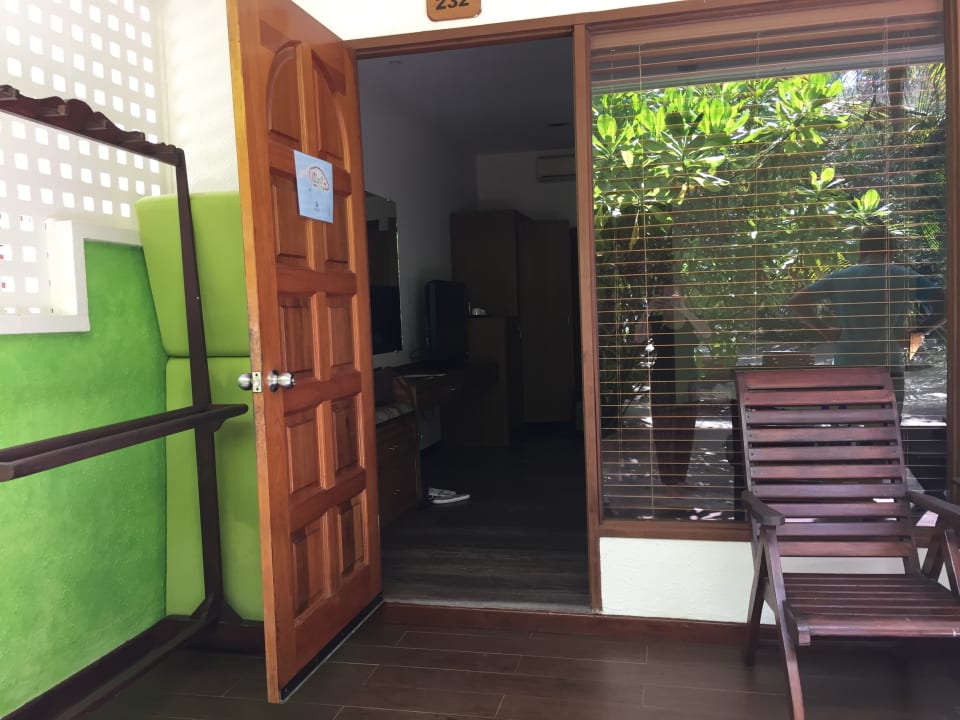 Zimmer Eriyadu Island Resort