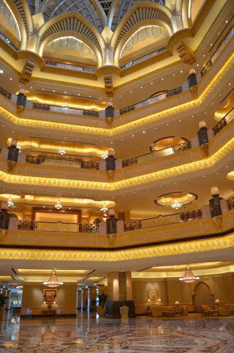 Von der Lobby nach oben Emirates Palace Mandarin Oriental