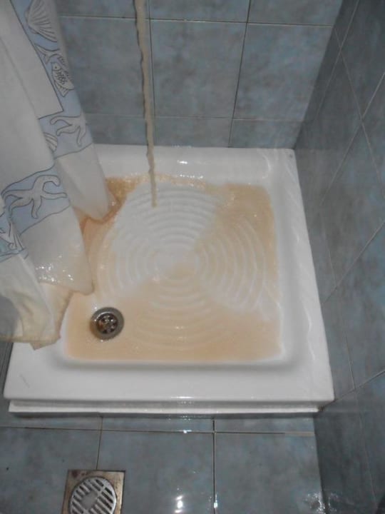 Dreckiges Wasser aus der Dusche Golden Beach Rethymnon