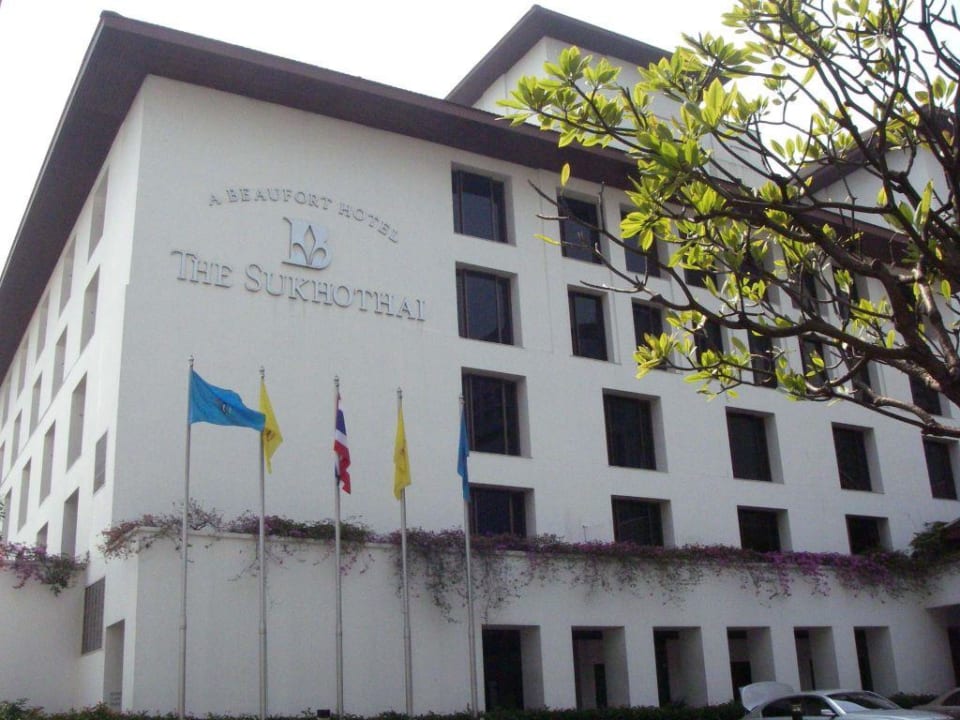 Blick auf das zentrale Hotelgebäude Hotel The Sukhothai Bangkok