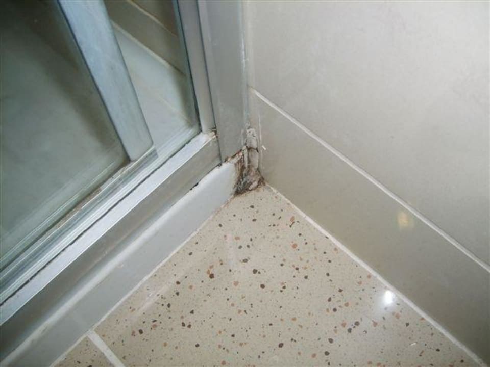 Dreckecke im Bad Royal Wings Hotel