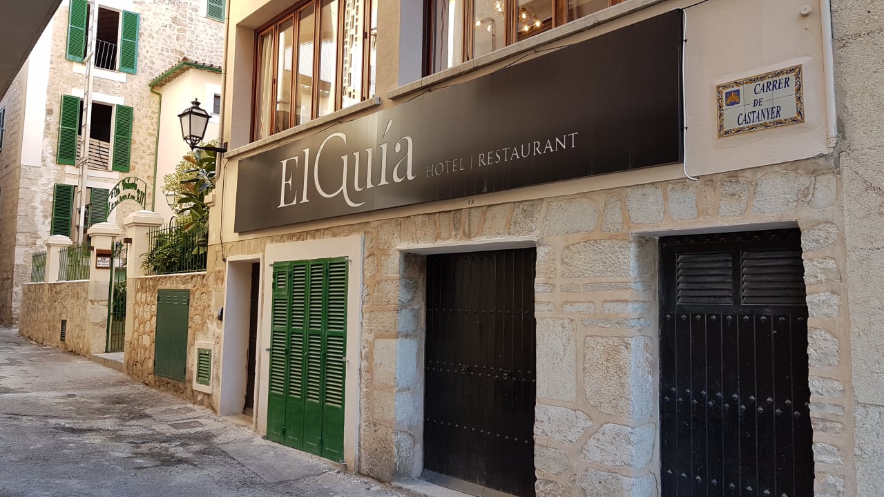 hotelfront-in-einer-klein-hotel-el-guia-soller-holidaycheck
