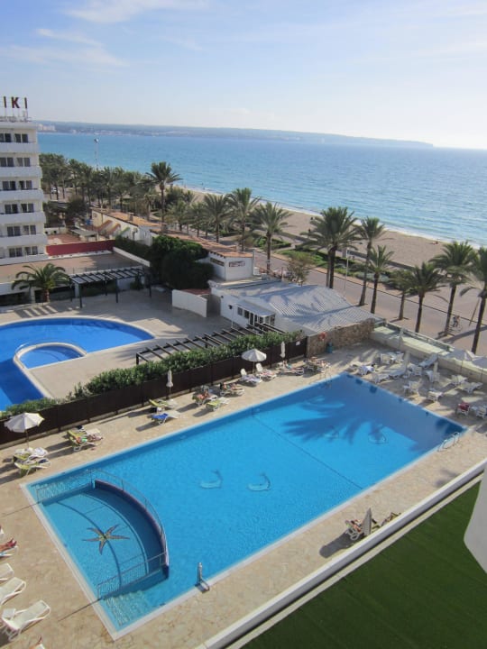 Pool bei Tag - seitlicher Meerblick Hotel HM Gran Fiesta