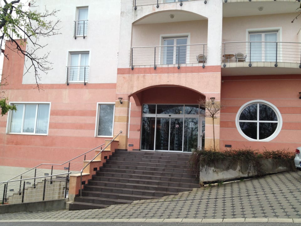 Eingang Hotel Marina